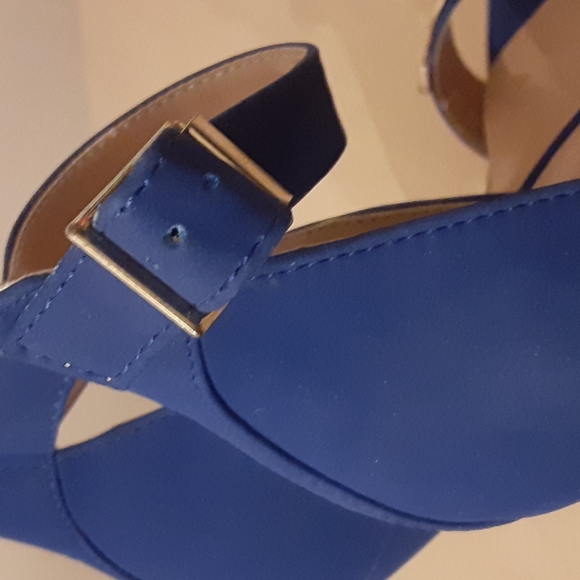 Blue Willow Evening Heels - Picture 6 of 12
